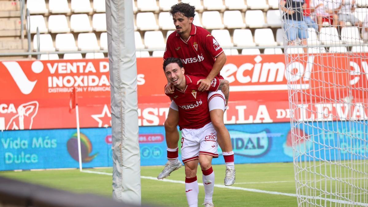 El Real Murcia reafirma sus buenas sensaciones en su estreno en el Enrique Roca