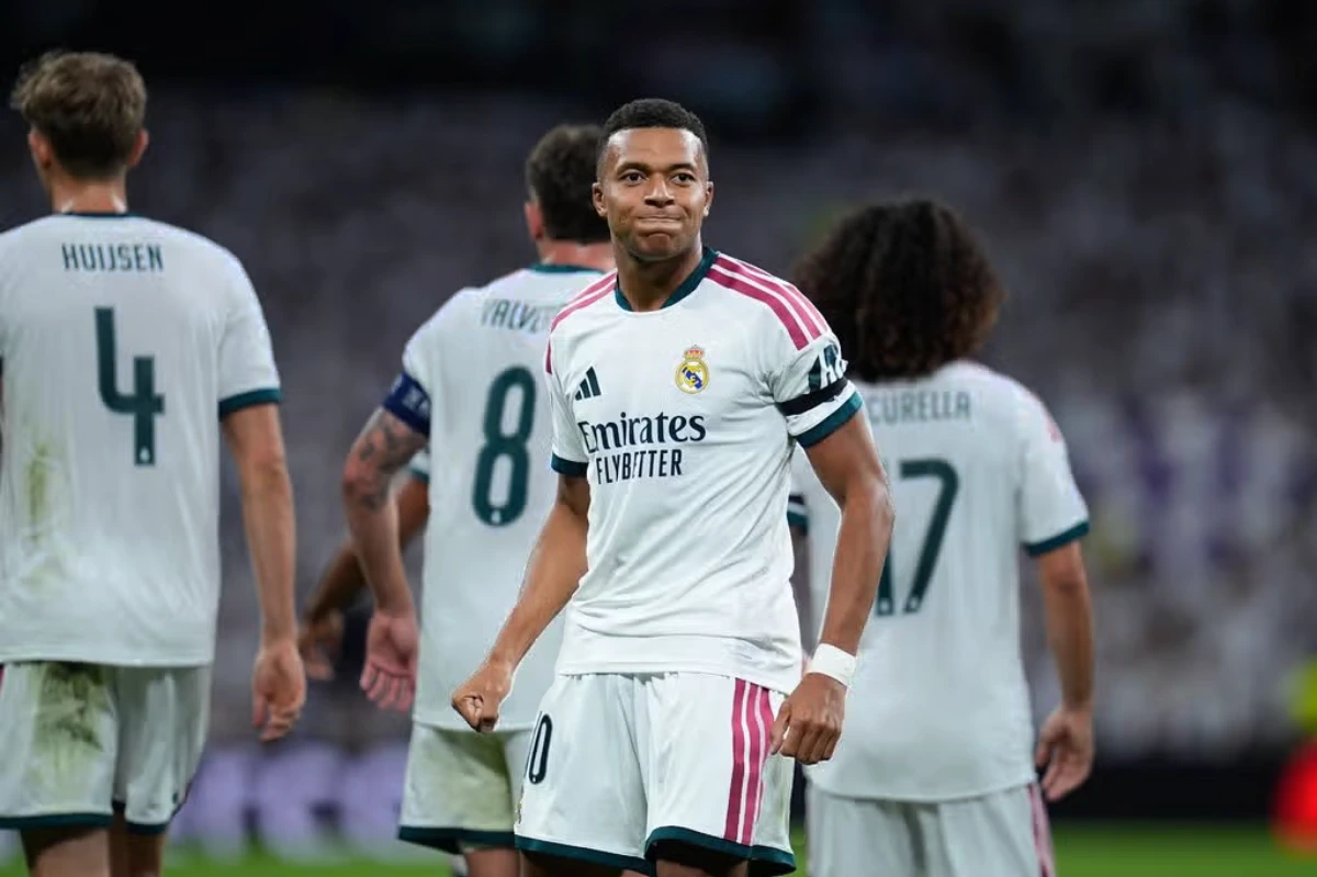 Kylian Mbappé celebra un gol con el Real Madrid
