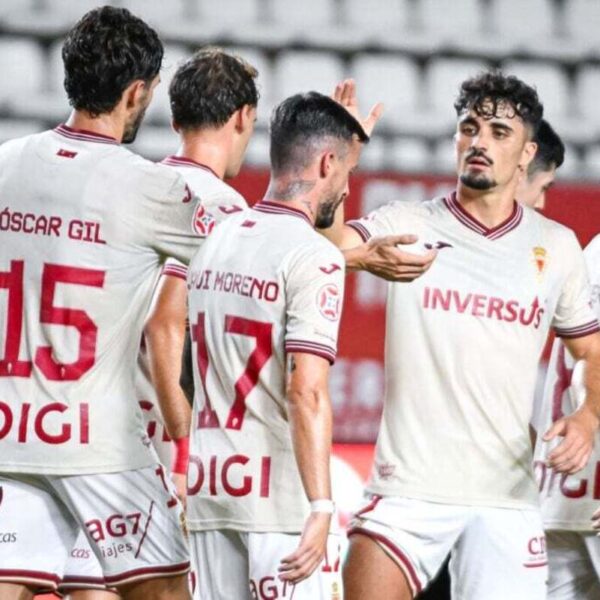 Arranca el reto grana: este es el Real Murcia 26-27