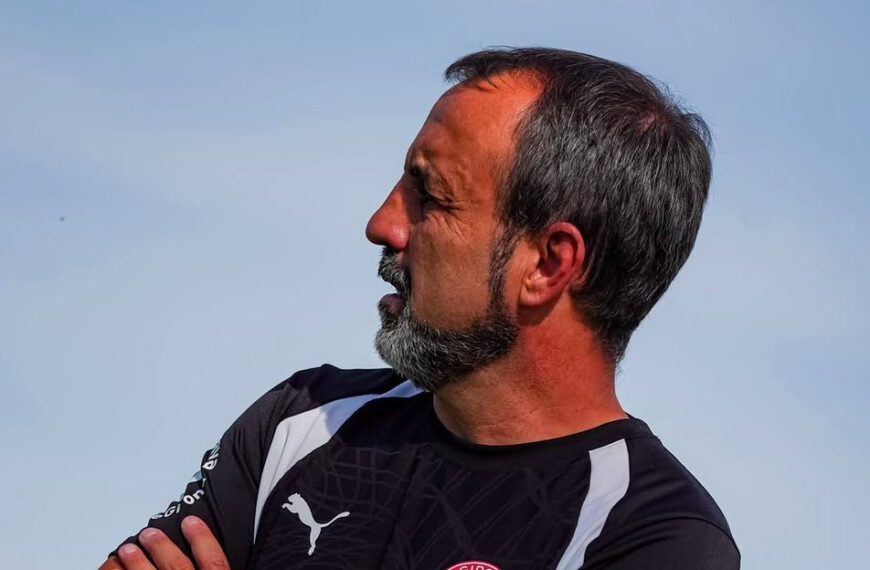 Rueda de Prensa Quique Álvarez